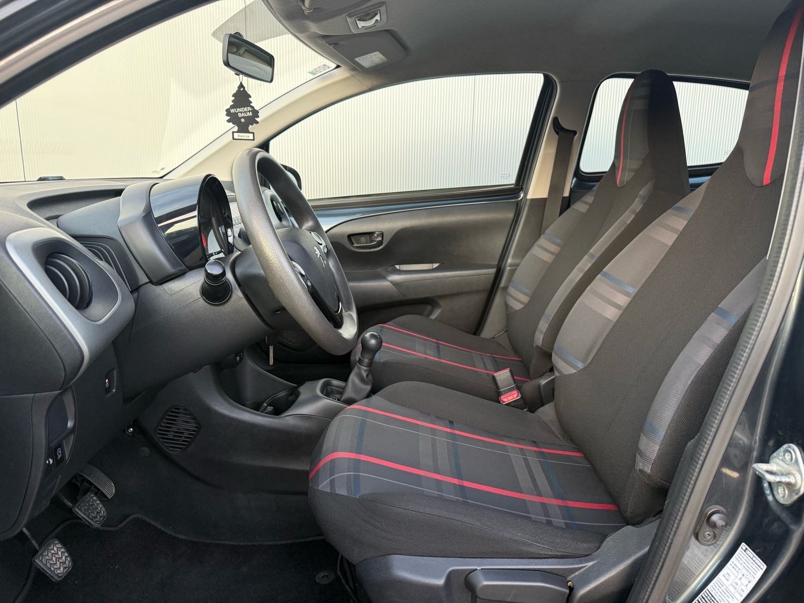 PEUGET 108-KLIMA-83000KM-5 VRATA-LED DNEVNA SVIJETLA-, fotografija 15