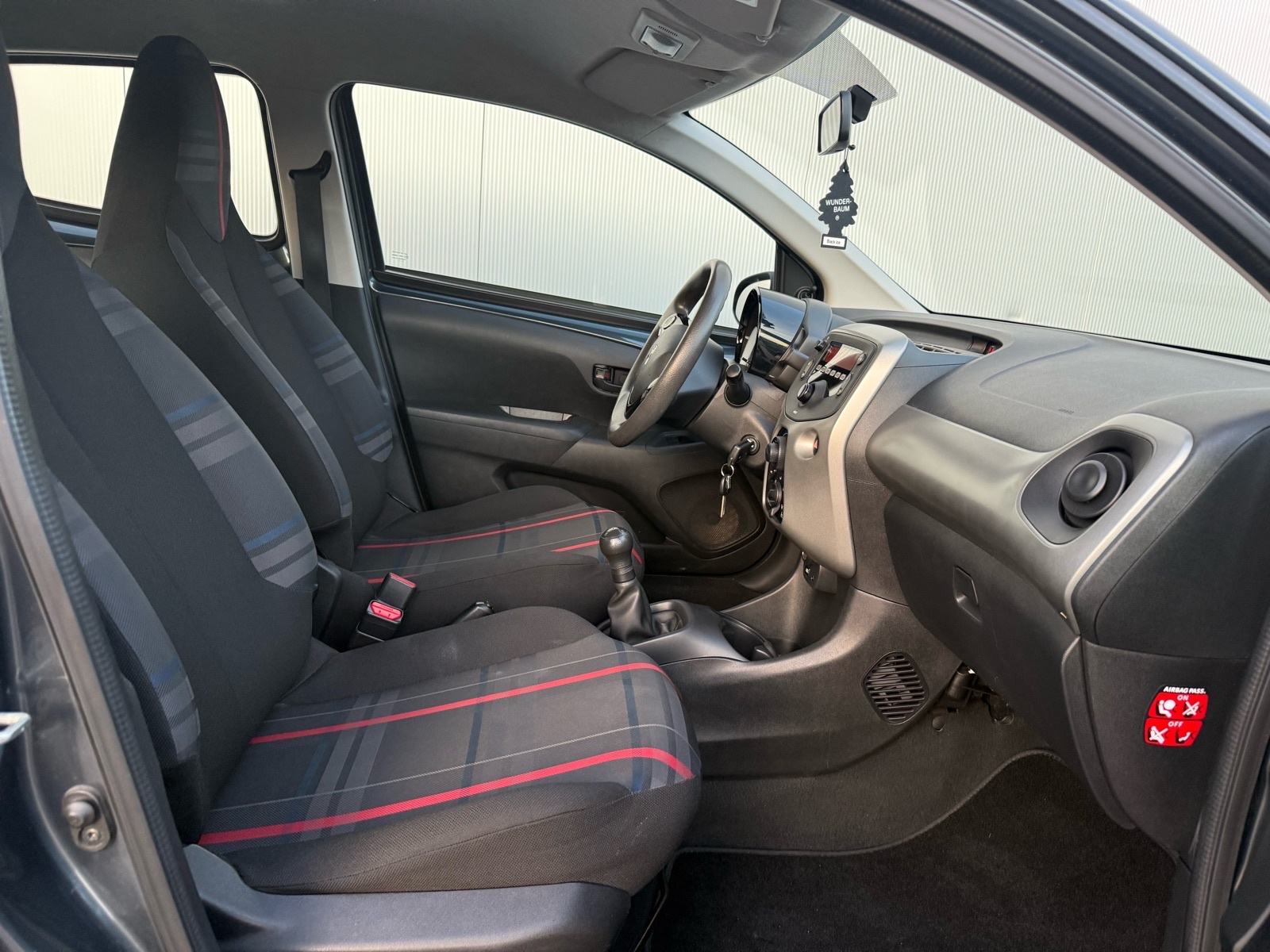 PEUGET 108-KLIMA-83000KM-5 VRATA-LED DNEVNA SVIJETLA-, fotografija 16