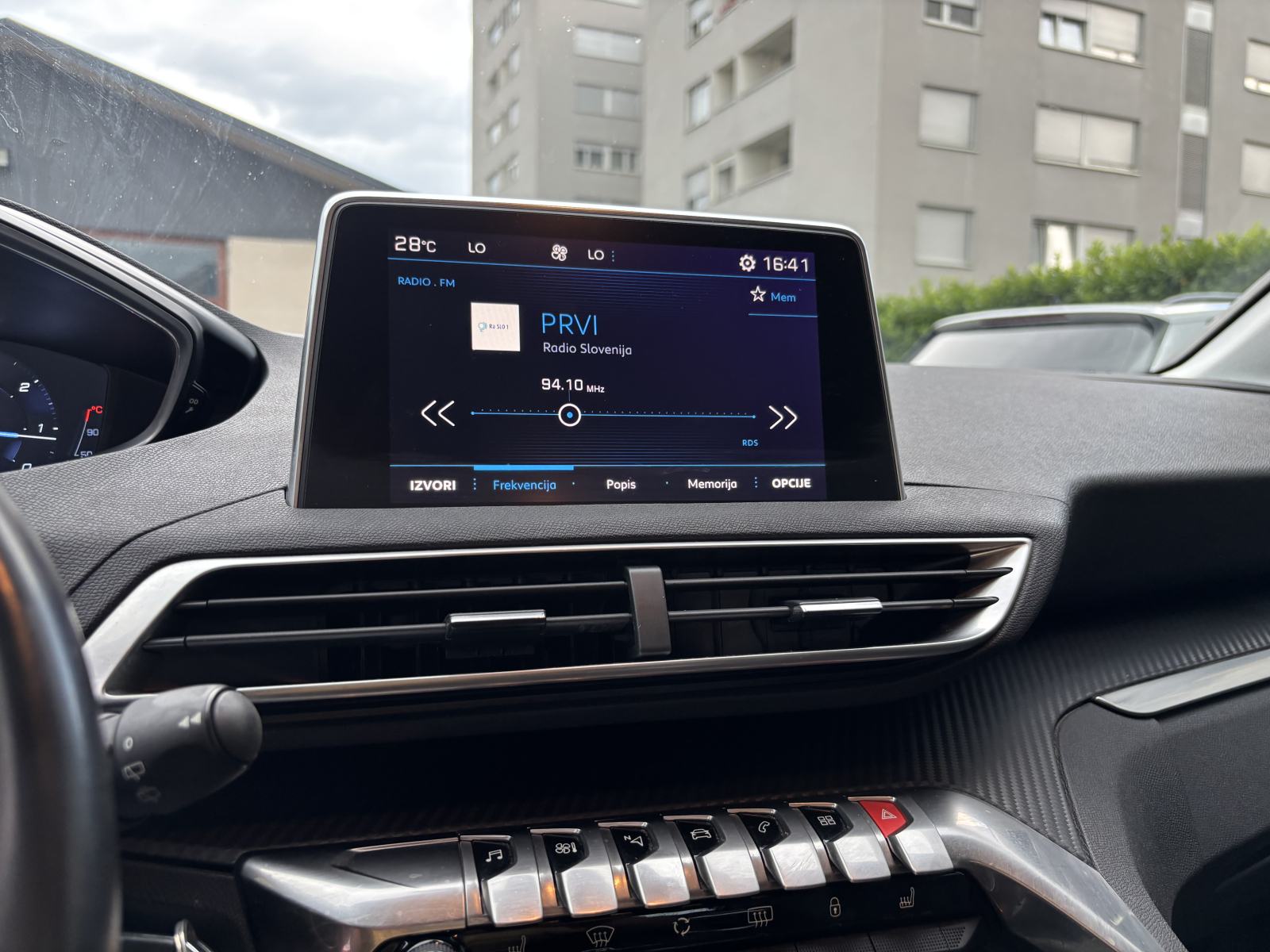 PEUGOT 3008 1,6 BlueHDI 2018 GODINA TOP STANJE KAO NOVO CIJENA 13,200€, fotografija 14
