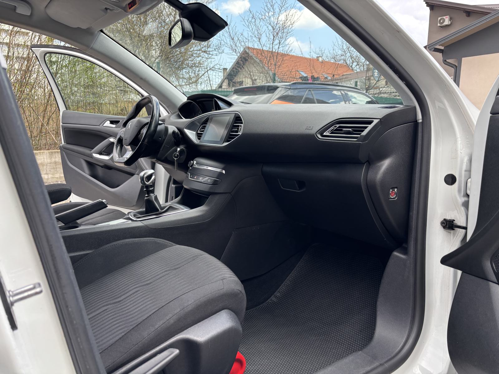 PEUGOT 308 SW 1,6 BlueHDi 6BRZINA 2016 GOD TOP STANJE CIJENA 7,900€!!, fotografija 12
