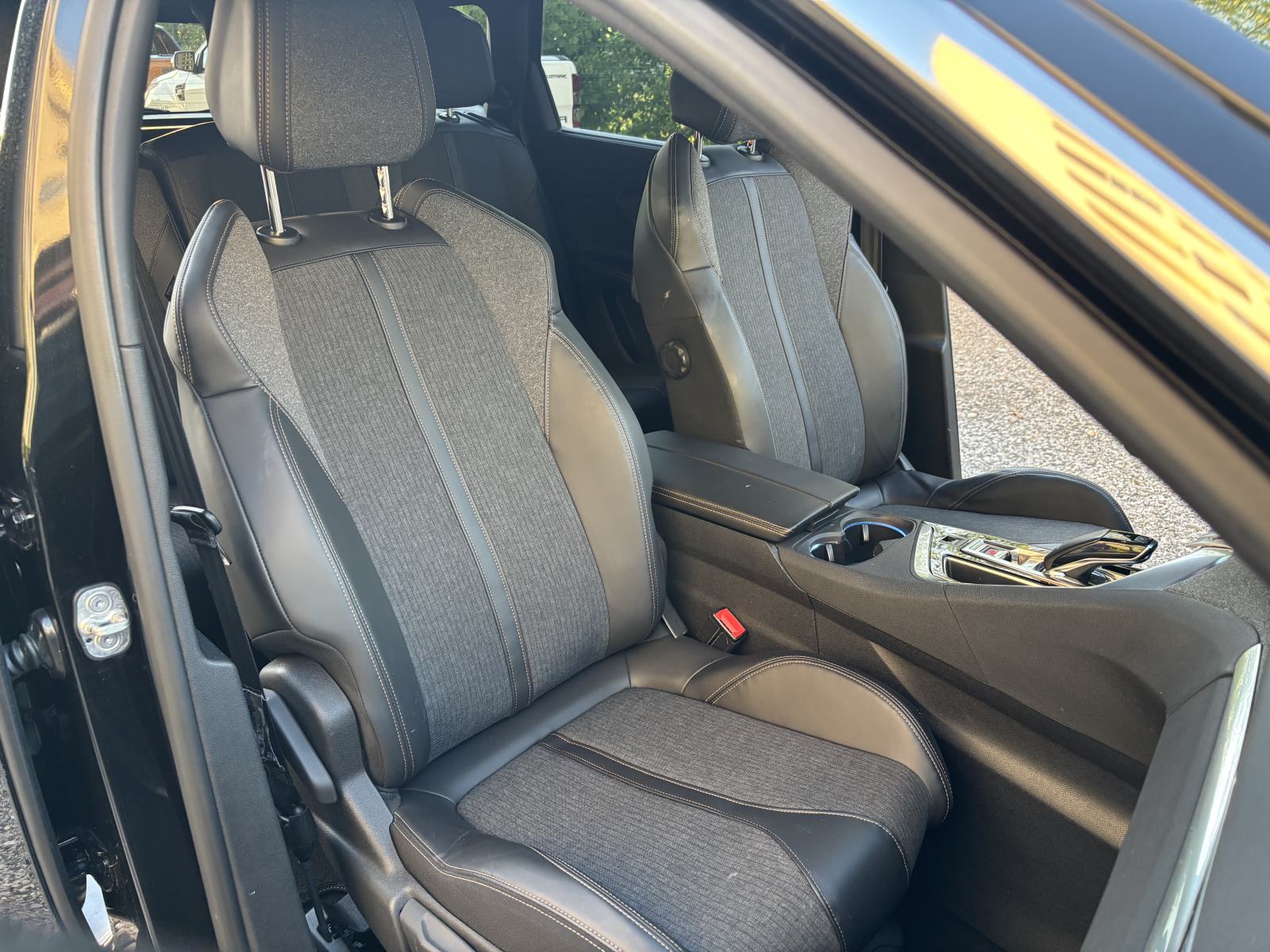 PEUGOT 5008 1,6 BlueHDI AUTOMATIK GT-LINE TOP STANJE CIJENA 16,900€!!!, fotografija 13