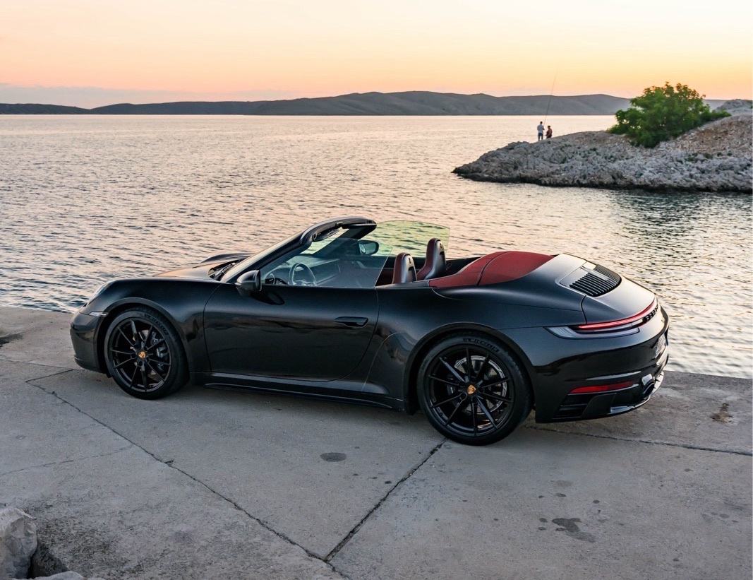 Porsche 911 Carrera Cabrio 992, fotografija 2
