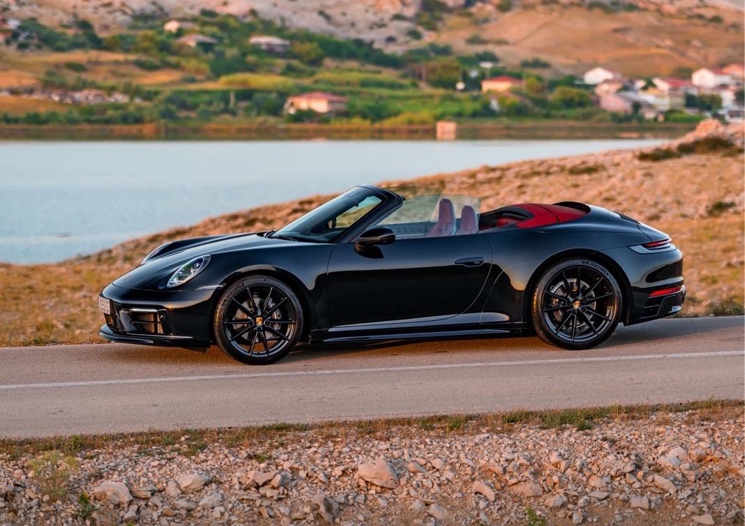 Porsche 911 Carrera Cabrio 992, fotografija 8
