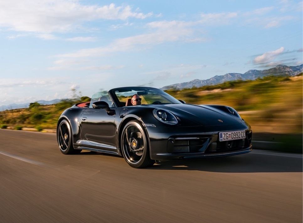 Porsche 911 Carrera Cabrio 992, fotografija 11
