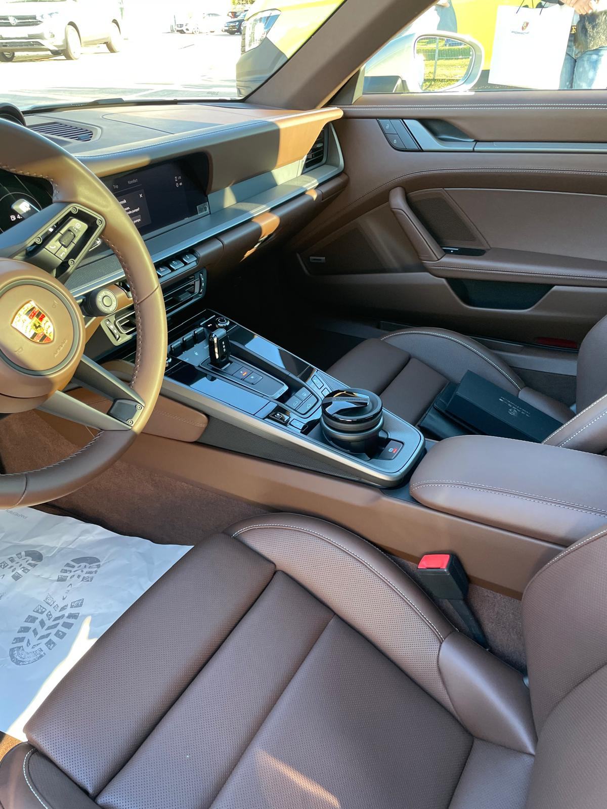 Porsche 911 Carrera 4, fotografija 4