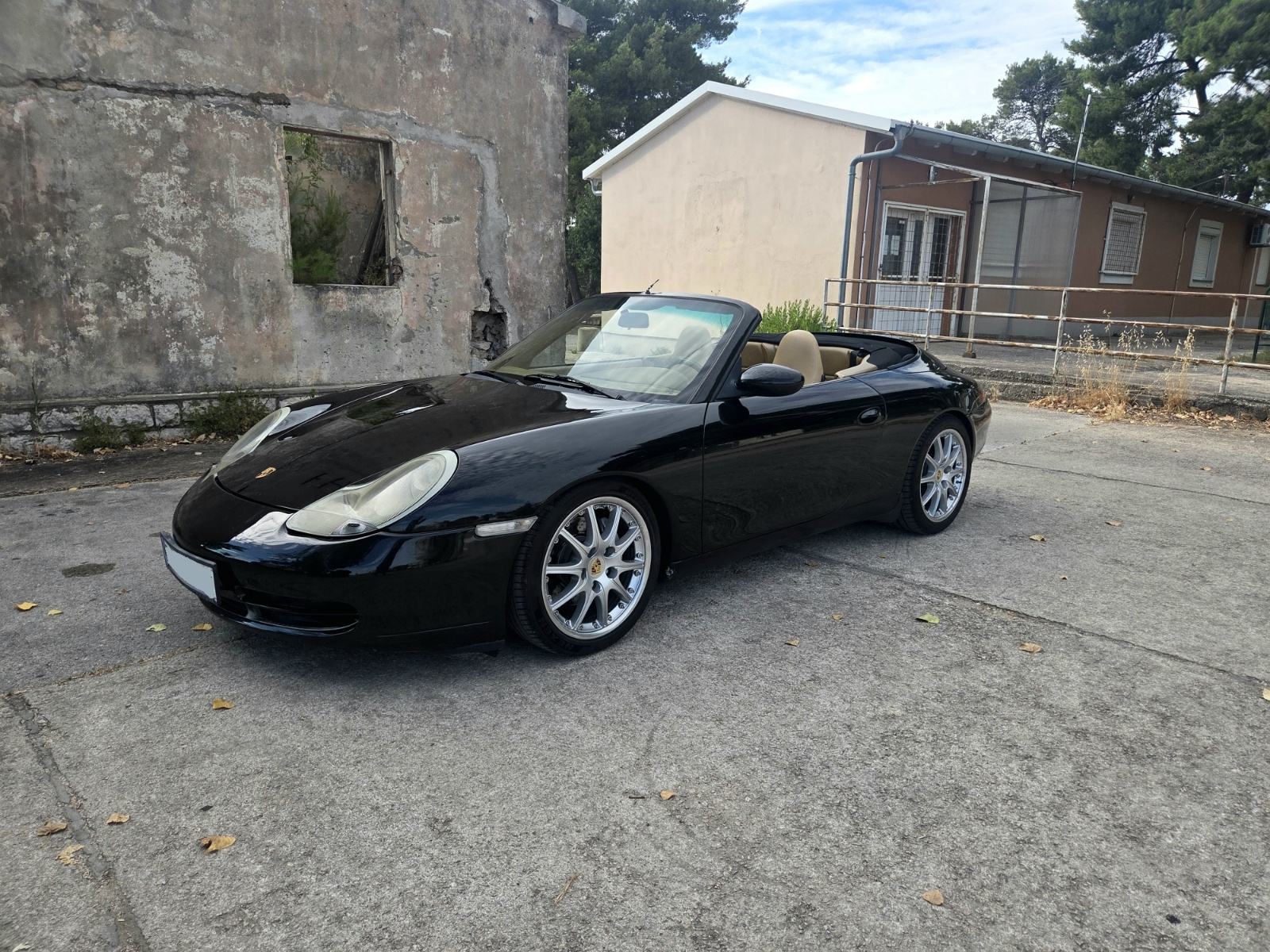 Porsche 911 Carrera 4 Cabrio automatik, fotografija 3