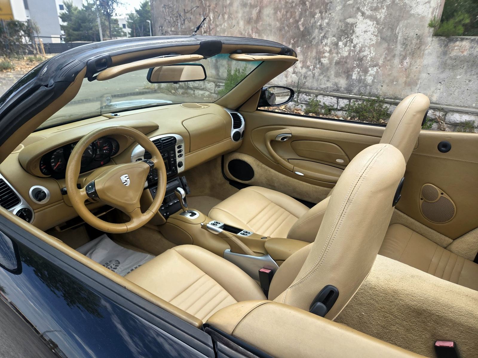 Porsche 911 Carrera 4 Cabrio automatik, fotografija 13
