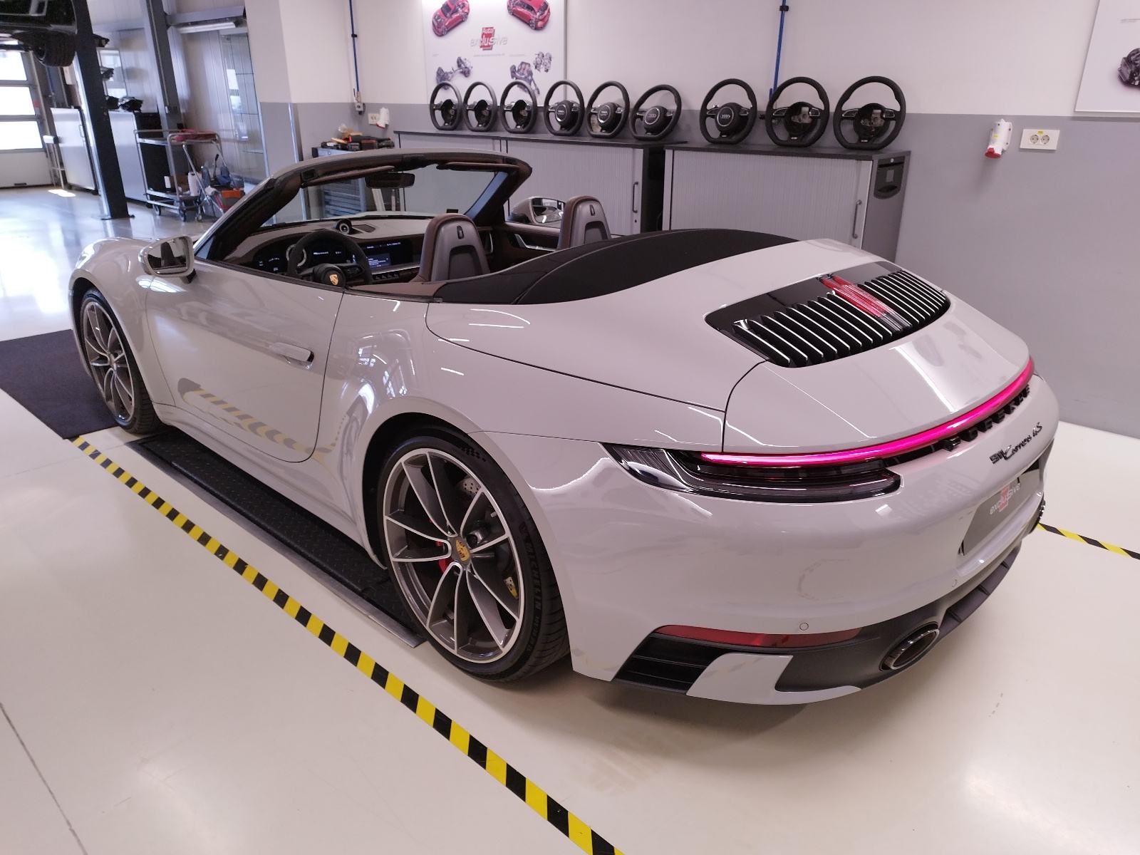 Porsche 911 Carrera 4S Cabriolet, fotografija 3
