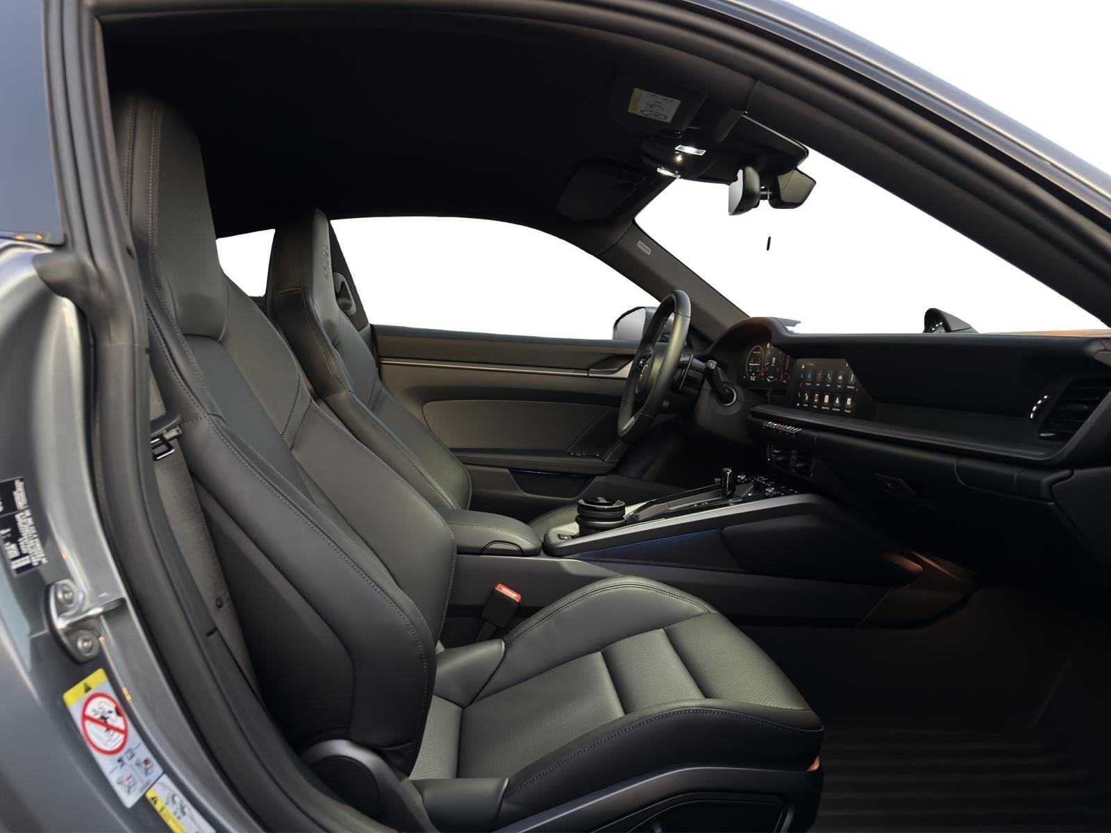 Porsche 911 Carrera 992.2, fotografija 12
