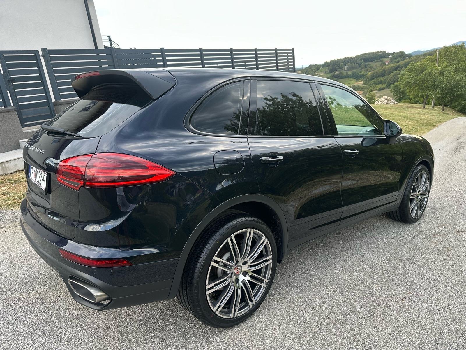 PORSCHE CAYENNE 3.0 V6 193 kW – REDIZAJN – 184 000 TKM – 4x4, fotografija 4