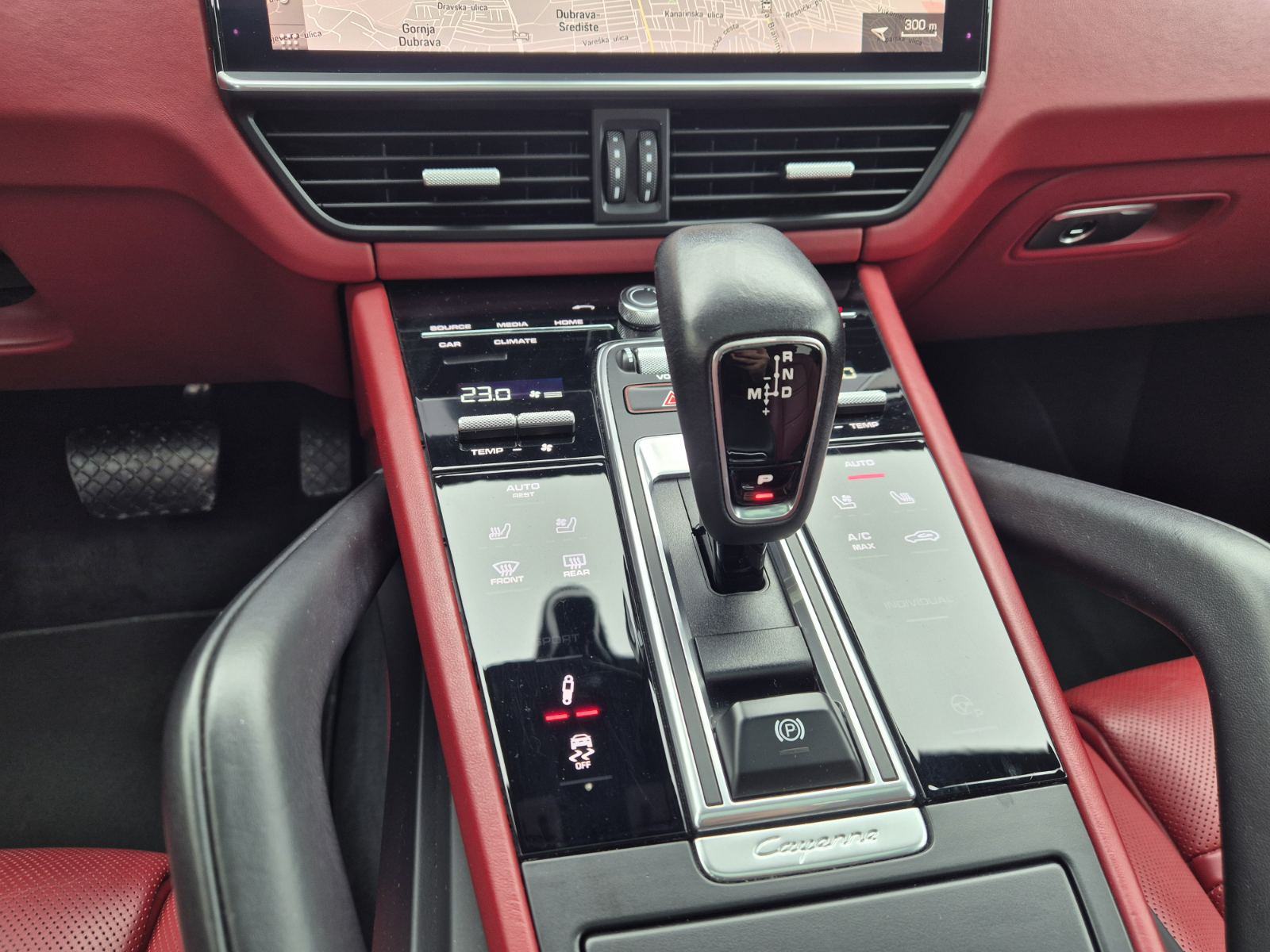 Porsche Cayenne 3.0 V6, Chrono, Matrix, Pano, 360 Kamera, BOSE, 21", fotografija 20