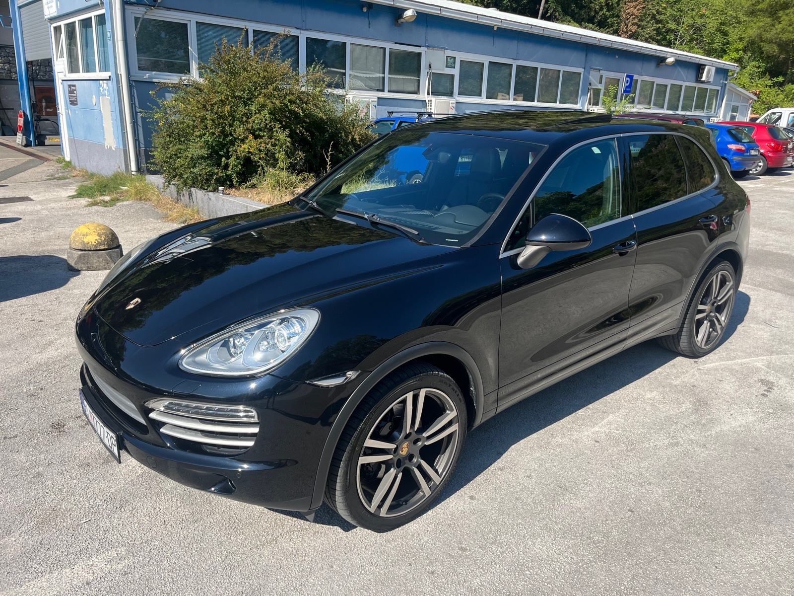 Porsche Cayenne 3,0 V6 TDI , PLATINUM EDITION , full ,4 nove zimske, fotografija 2