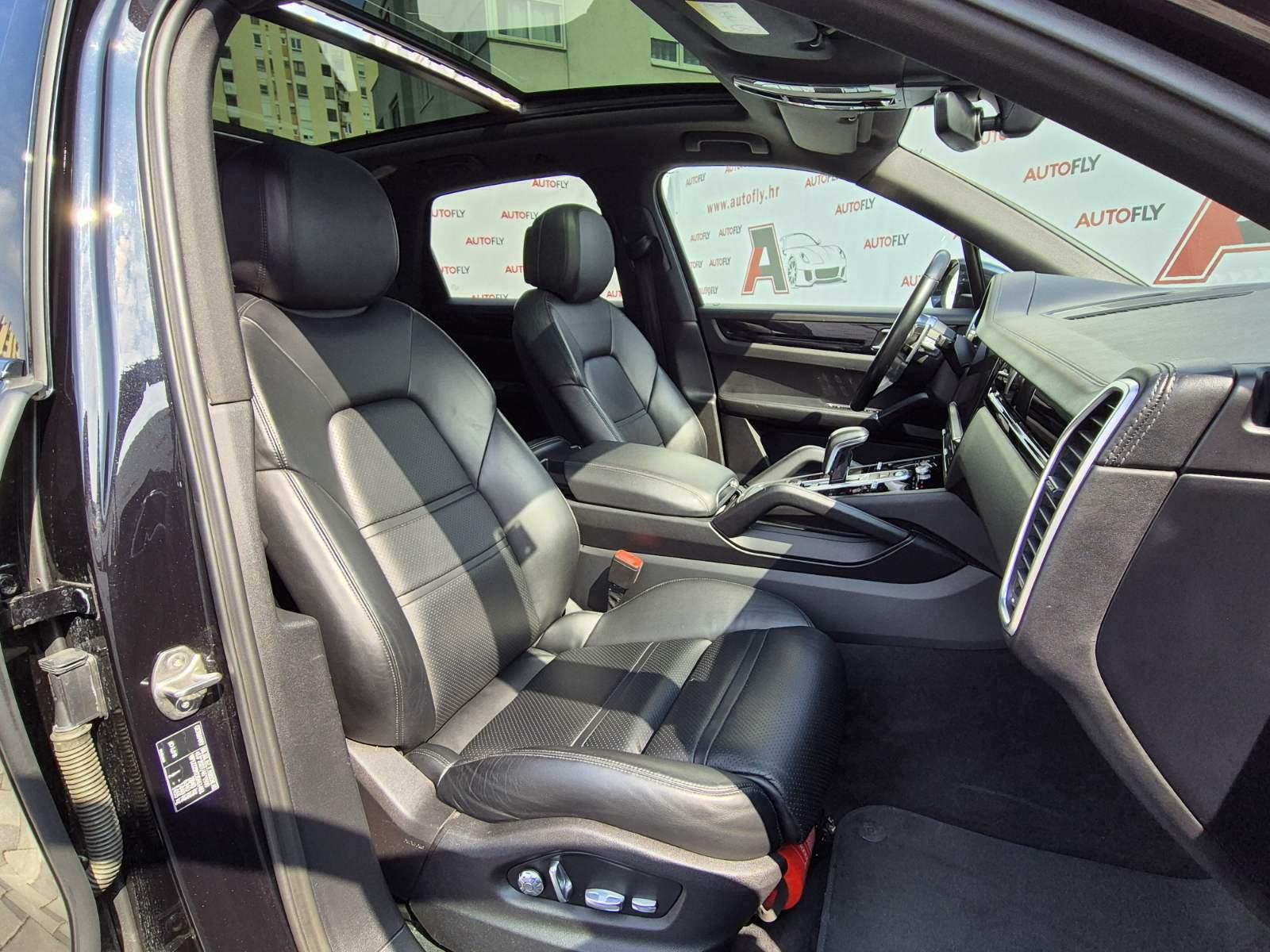 Porsche Cayenne S, 440ks, Matrix, 360°, BOSE, Pano, Zračni ovjes, 22", fotografija 17