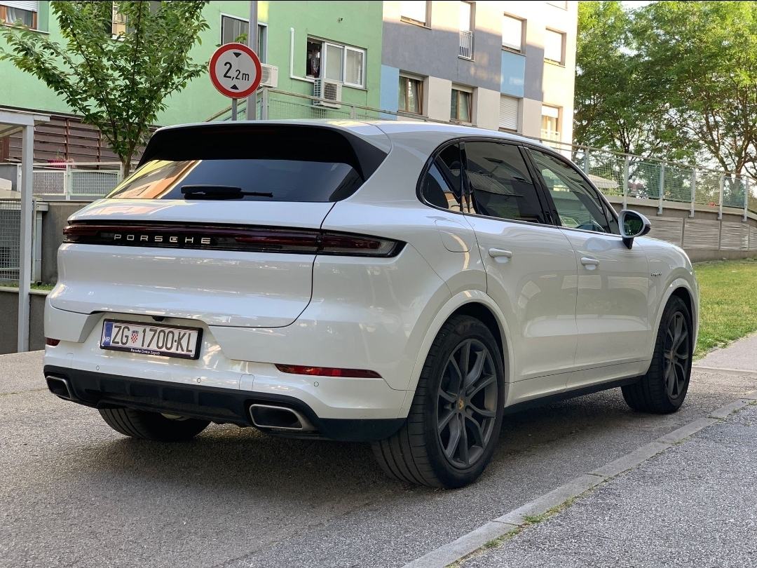 Porsche Cayenne hybrid, 3 LCD, fotografija 6