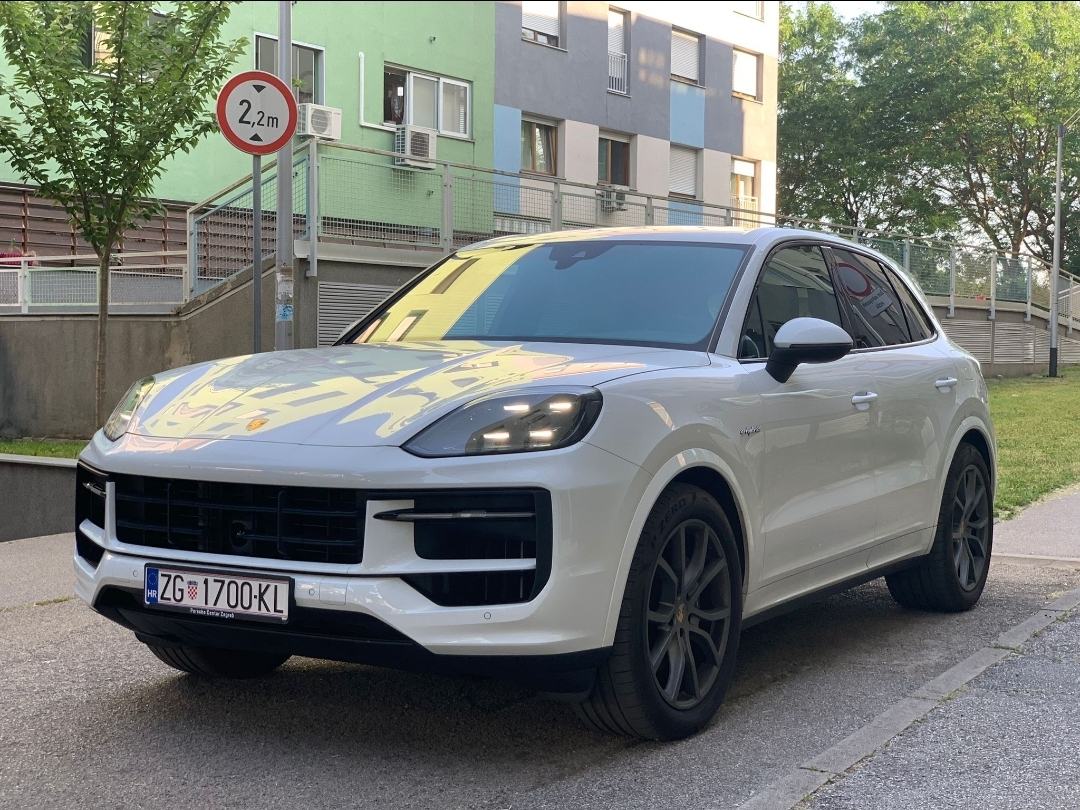 Porsche Cayenne hybrid, 3 LCD, fotografija 7