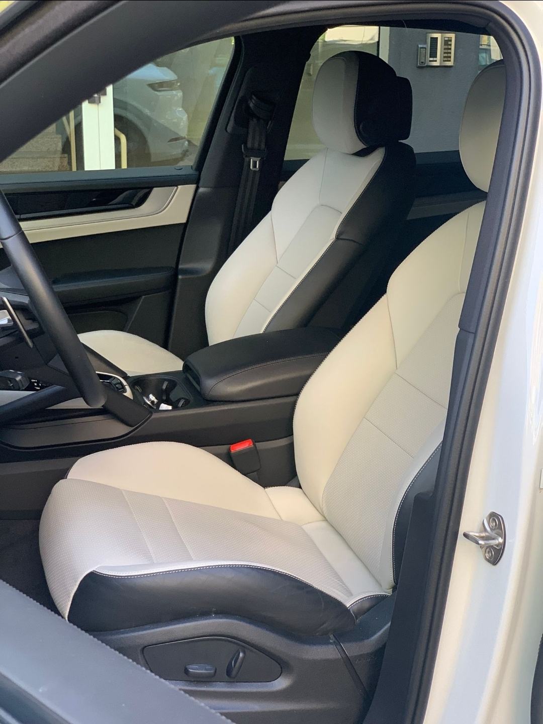 Porsche Cayenne hybrid, 3 LCD, fotografija 11