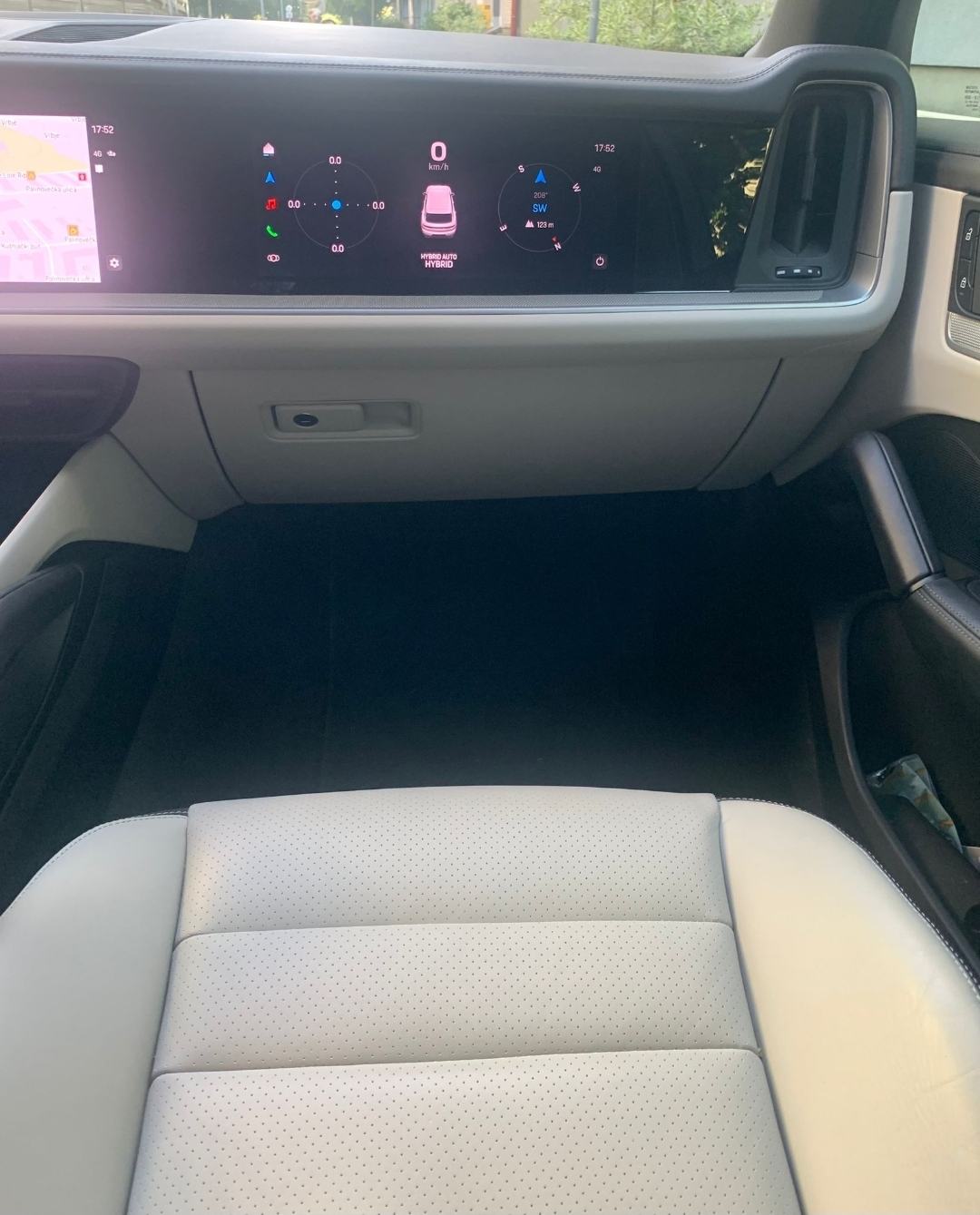Porsche Cayenne hybrid, 3 LCD, fotografija 13