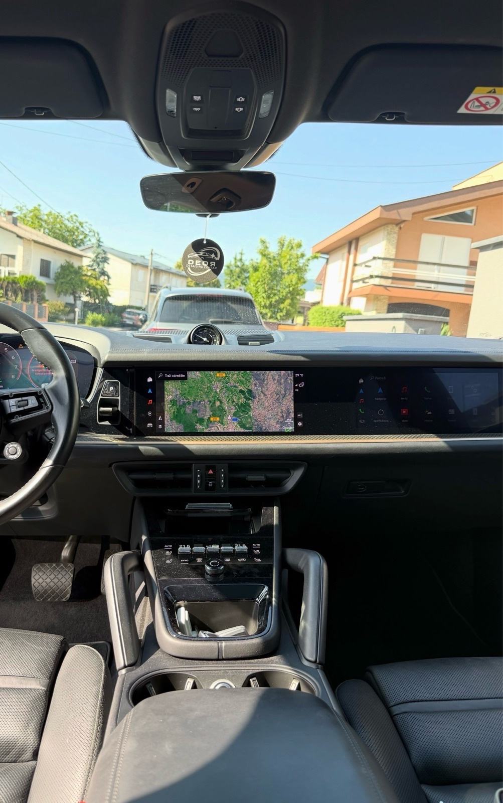 Porsche Cayenne E-Hybrid 2024. | Prvi vlasnik | 55.000 km | Top oprema, fotografija 7
