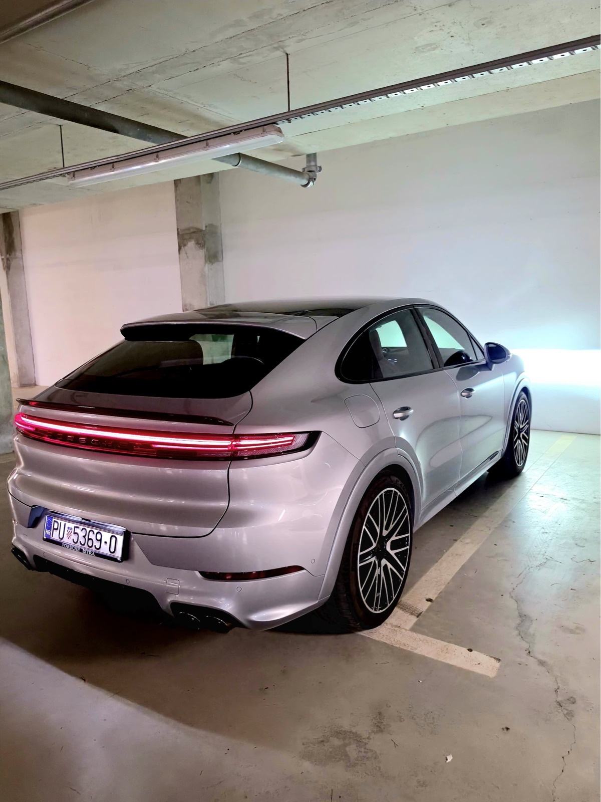 Porsche Cayenne Turbo NOVO NOVO NOVO, zadnji model, fotografija 3