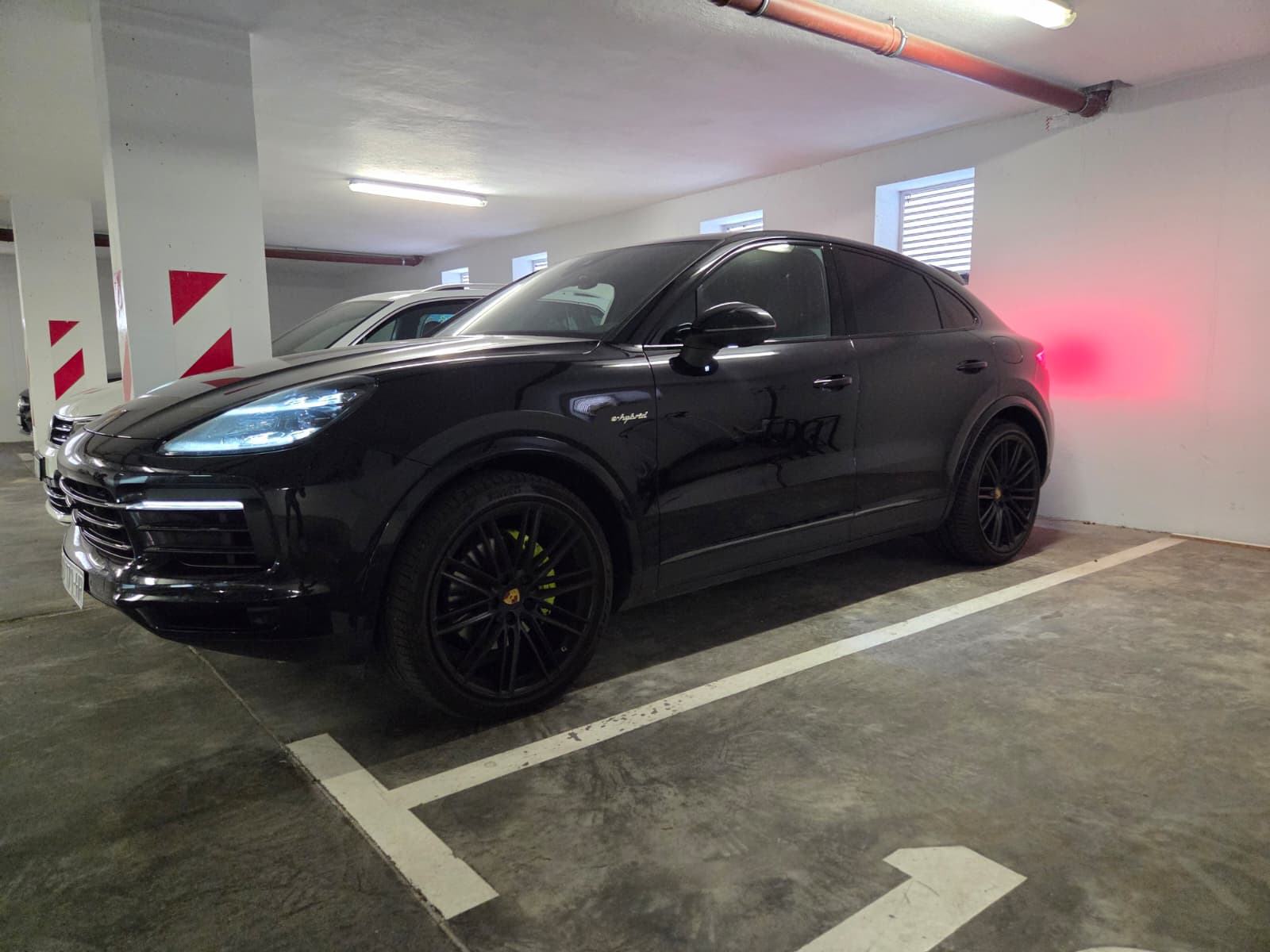Porsche Cayenne Coupé E-Hybrid 3.0 V6 Hybrid 462 KS, GARAŽIRAN, fotografija 6