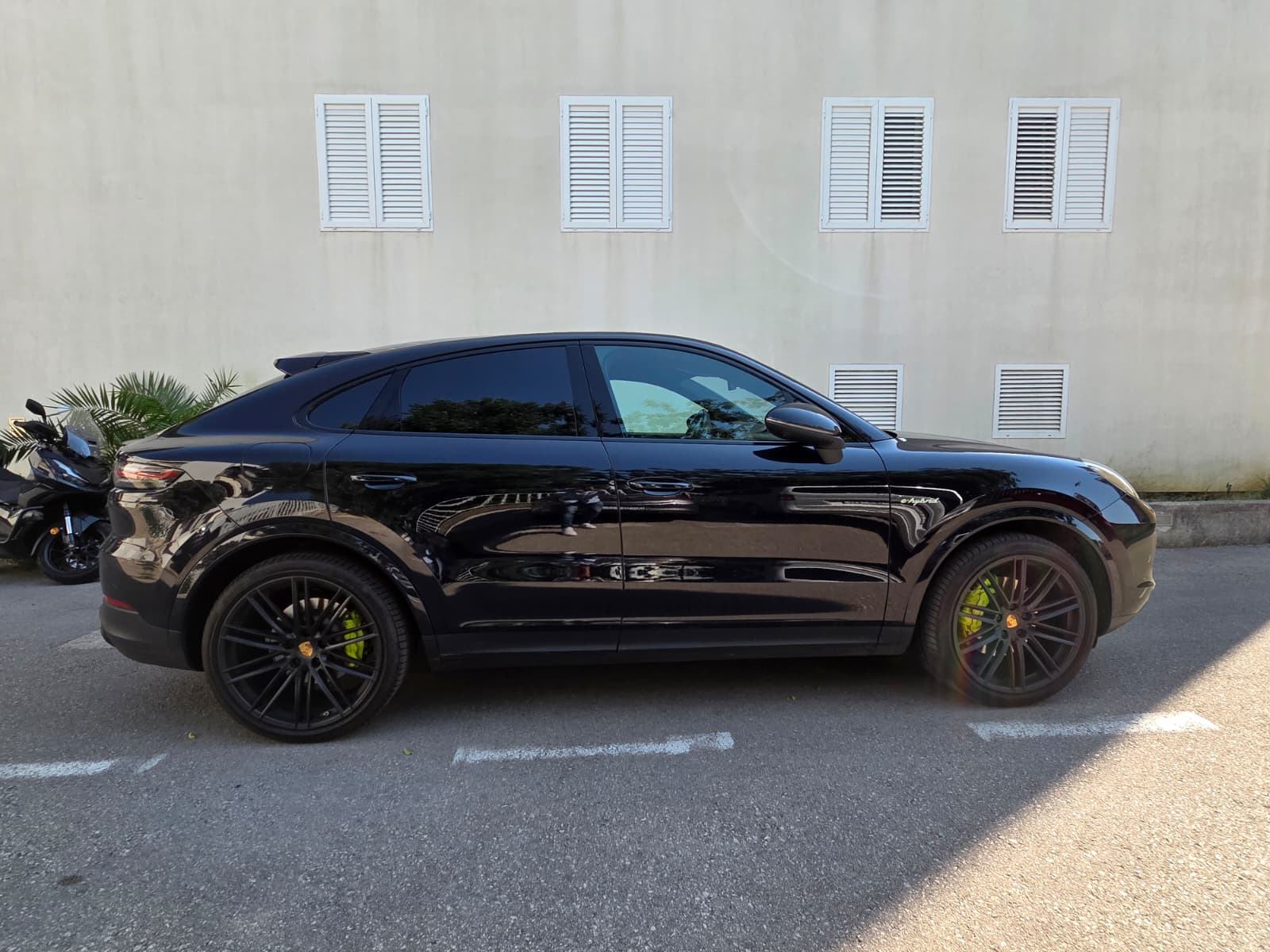 Porsche Cayenne Coupé E-Hybrid 3.0 V6 Hybrid 462 KS, GARAŽIRAN, fotografija 4