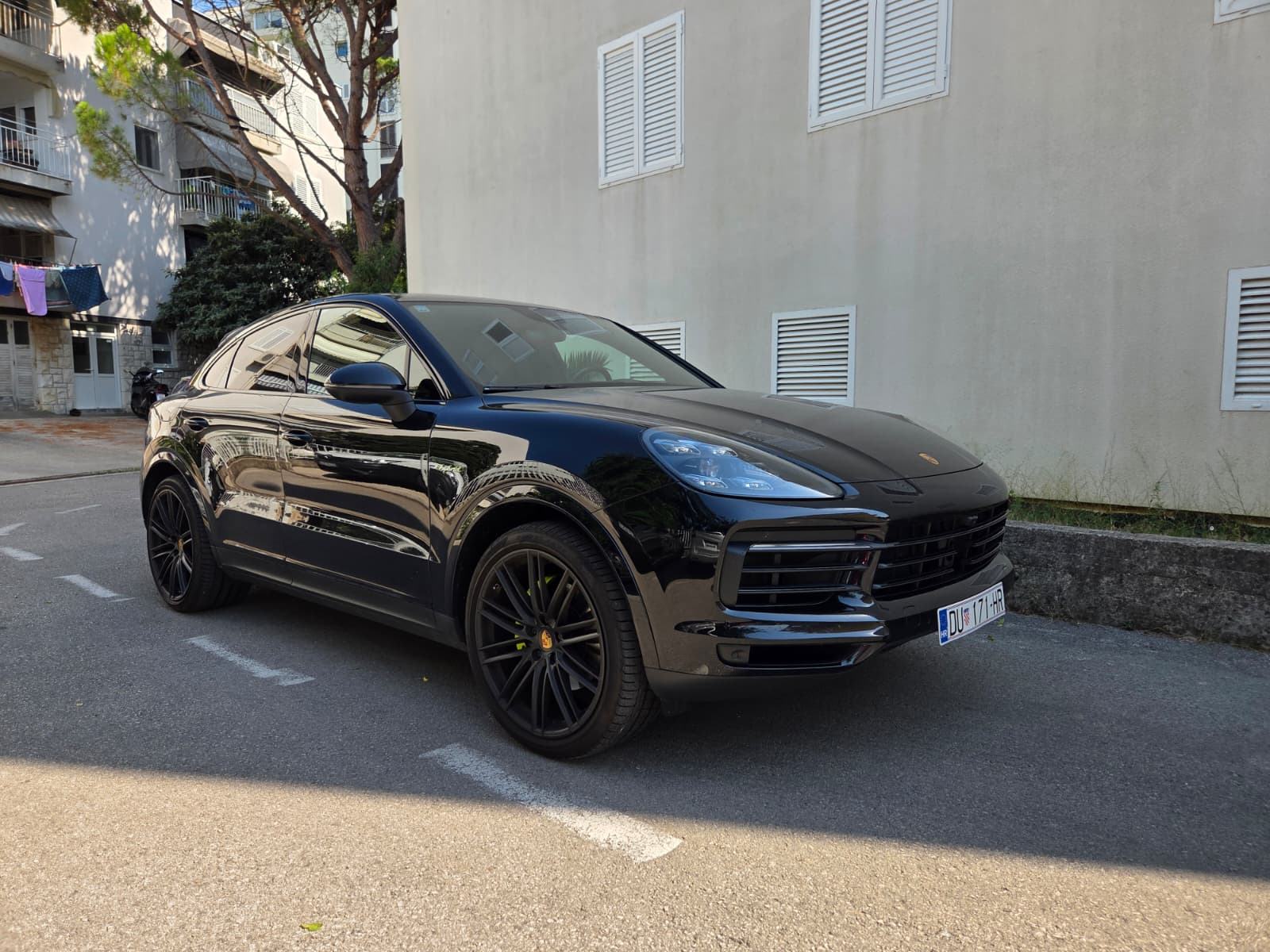 Porsche Cayenne Coupé E-Hybrid 3.0 V6 Hybrid 462 KS, GARAŽIRAN, fotografija 3