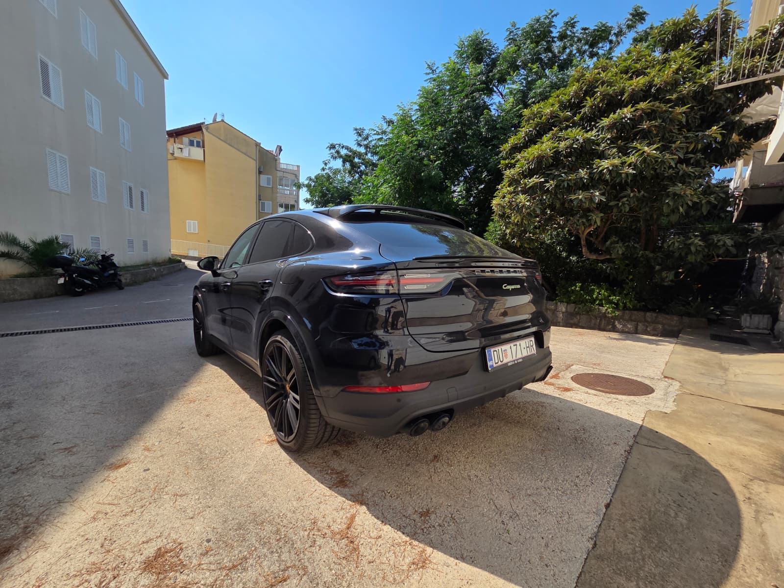 Porsche Cayenne Coupé E-Hybrid 3.0 V6 Hybrid 462 KS, GARAŽIRAN, fotografija 5