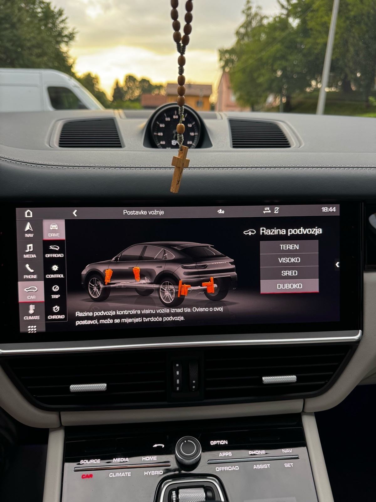 PORSCHE CAYENNE COUPE 3.0 HYBRID V6 SPORT CHRONO,GARANCIJA, fotografija 19