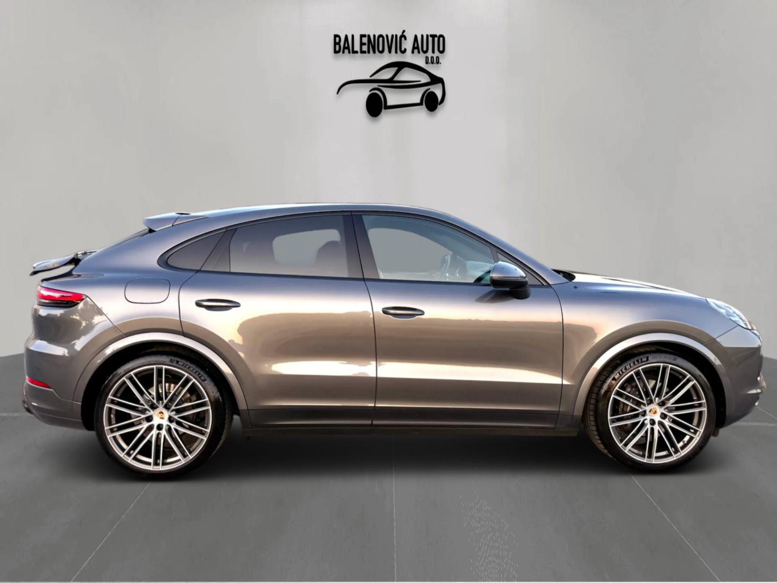 Porsche Cayenne COUPE 3.0 V6 Chrono Benzin 340 KS *PANORAMA BOSE*NOVOO, fotografija 3