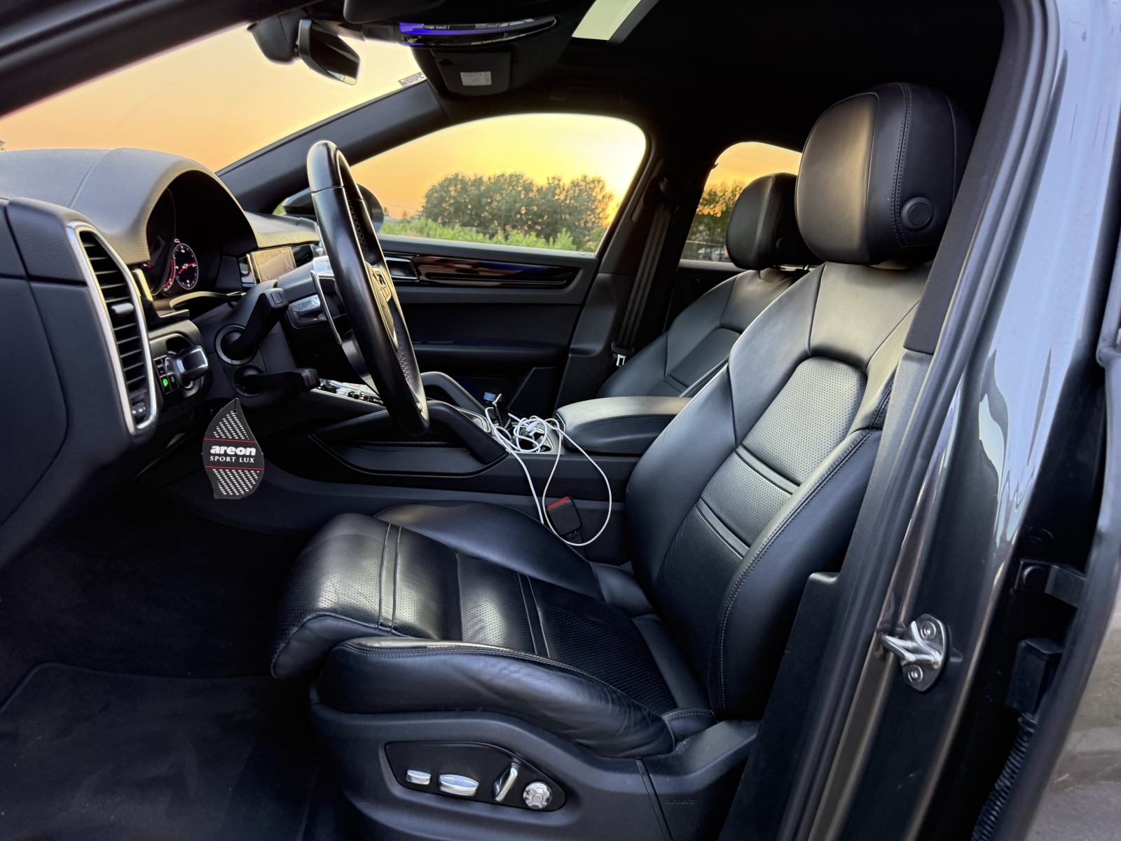 Porsche Cayenne COUPE 3.0 V6 Chrono Benzin 340 KS *PANORAMA BOSE*NOVOO, fotografija 14