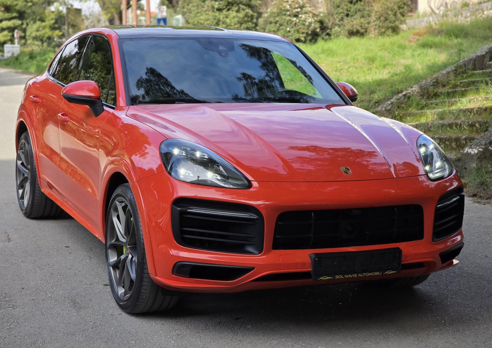 Porsche Cayenne Coupe 3.0V6 E-Hybrid 462ks, 43km electric range alu 22, fotografija 3