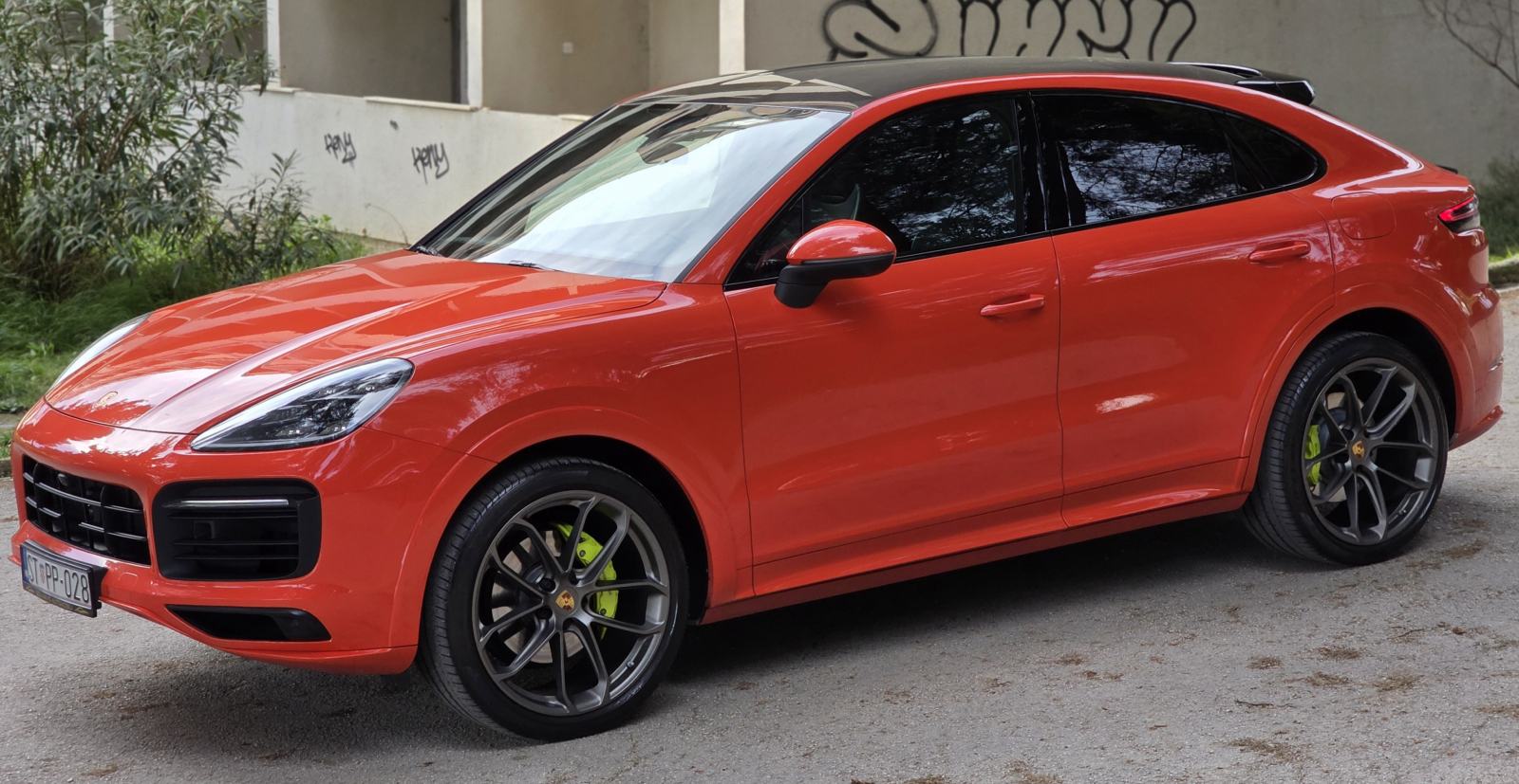 Porsche Cayenne Coupe 3.0V6 E-Hybrid 462ks, 43km electric range alu 22, fotografija 9