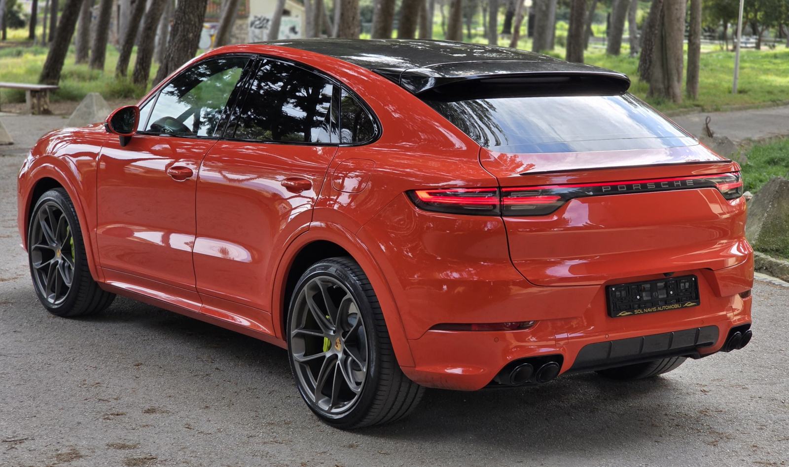 Porsche Cayenne Coupe 3.0V6 E-Hybrid 462ks, 43km electric range alu 22, fotografija 7
