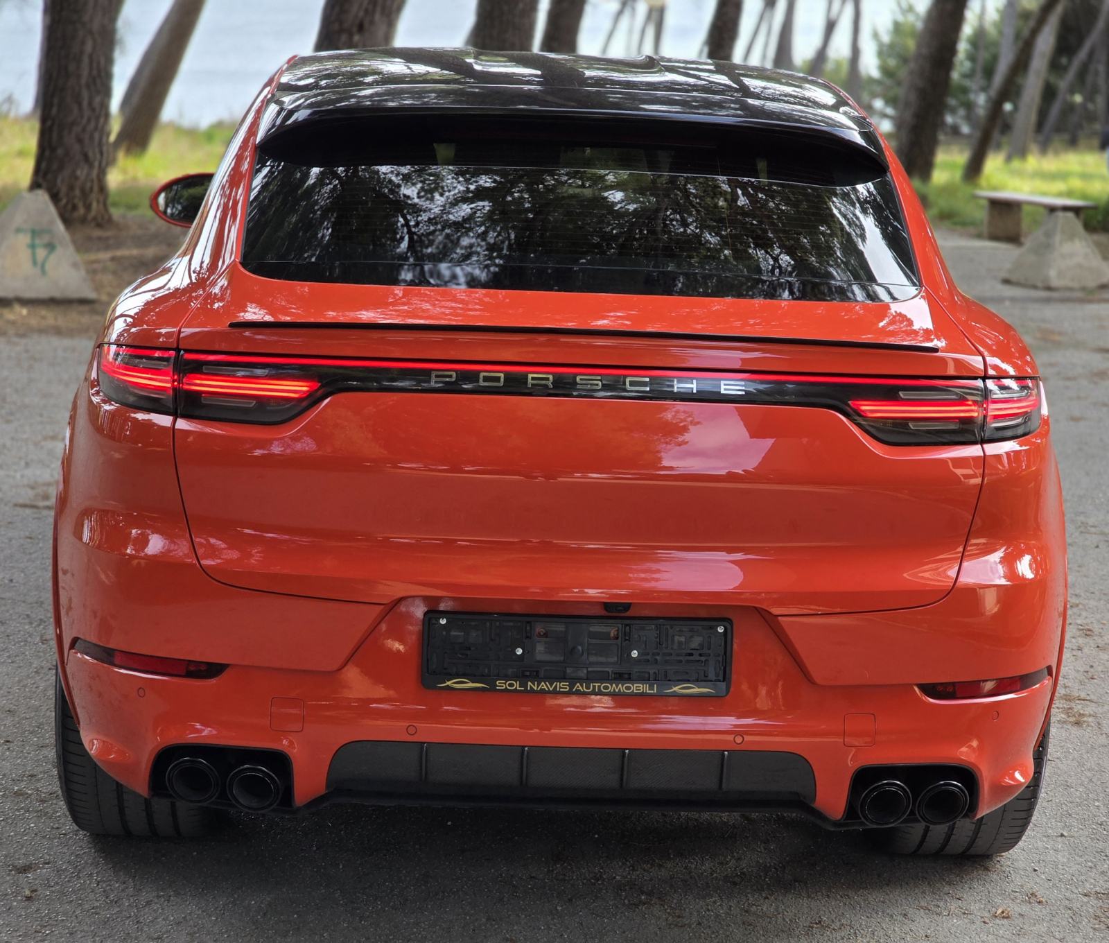 Porsche Cayenne Coupe 3.0V6 E-Hybrid 462ks, 43km electric range alu 22, fotografija 6