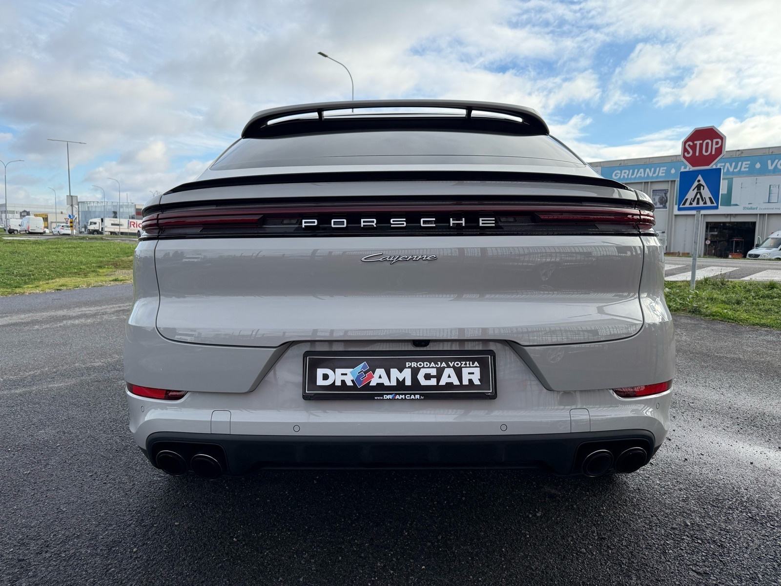 Porsche Cayenne Coupe E-Hybrid Sport Design - U sustavu PDV-a, fotografija 7