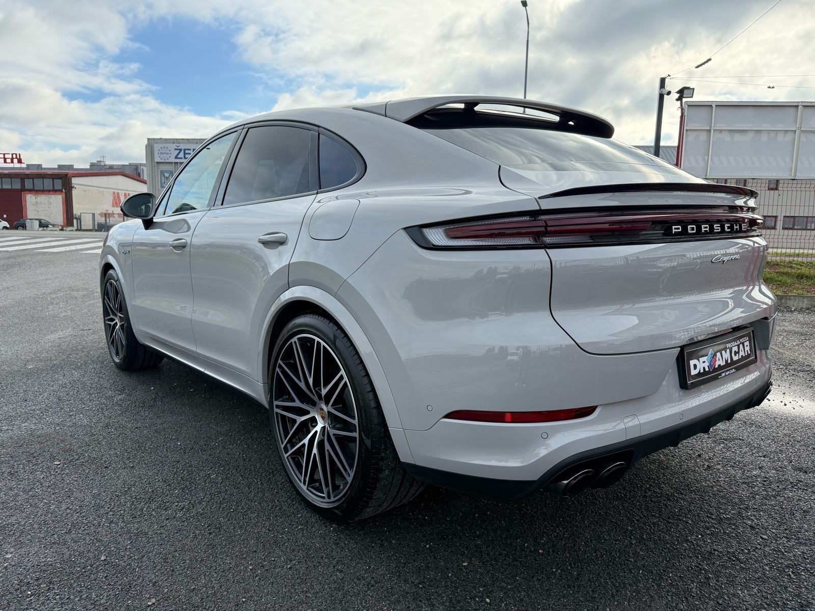 Porsche Cayenne Coupe E-Hybrid Sport Design - U sustavu PDV-a, fotografija 5