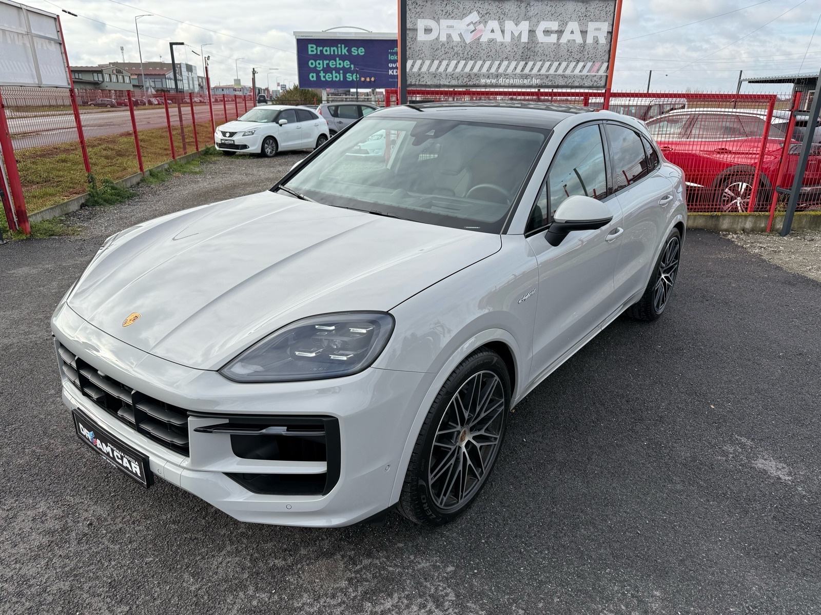 Porsche Cayenne Coupe E-Hybrid Sport Design - U sustavu PDV-a, fotografija 15