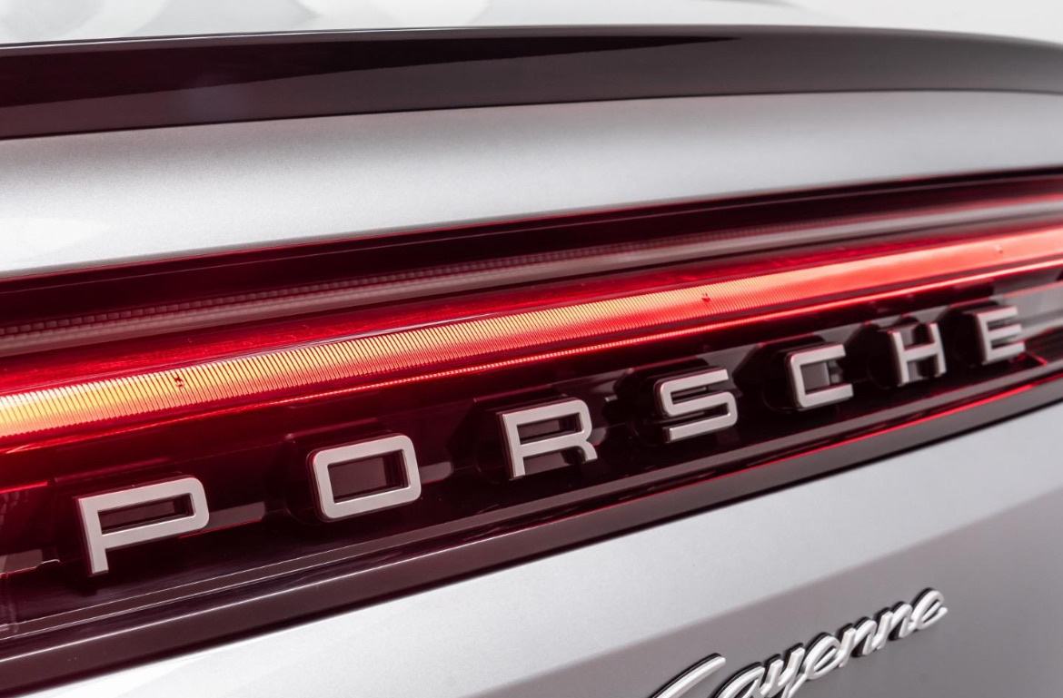 Porsche Cayenne E-Hybrid Coupé *BOSE*, fotografija 19