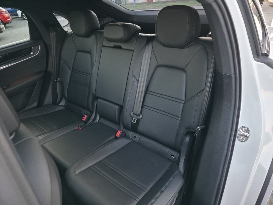 Porsche Cayenne E-Hybrid Coupe Sport ● 2024.● u Pdv-u ● reg 11/2026, fotografija 17