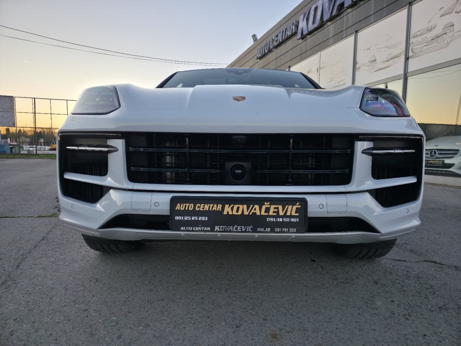Porsche Cayenne E-Hybrid Coupe Sport ● 2024.● u Pdv-u ● reg 11/2026, fotografija 18