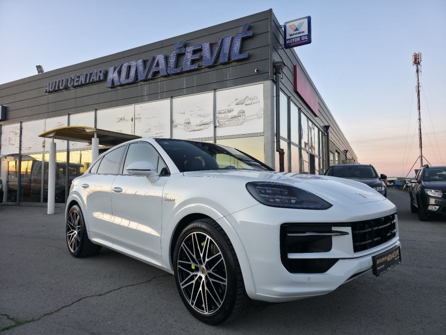 Porsche Cayenne E-Hybrid Coupe Sport ● 2024.● u Pdv-u ● reg 11/2026, fotografija 1