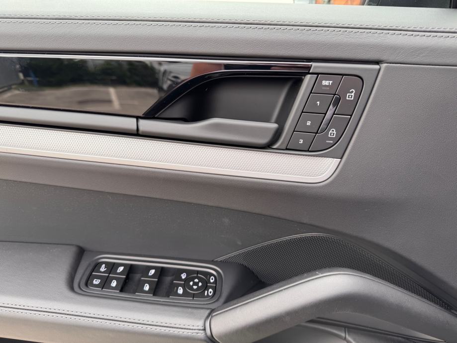 PORSCHE CAYENNE E - HYBRID COUPE ZRAČNI OVJES PANO BOSE 21" MATRIX, fotografija 20