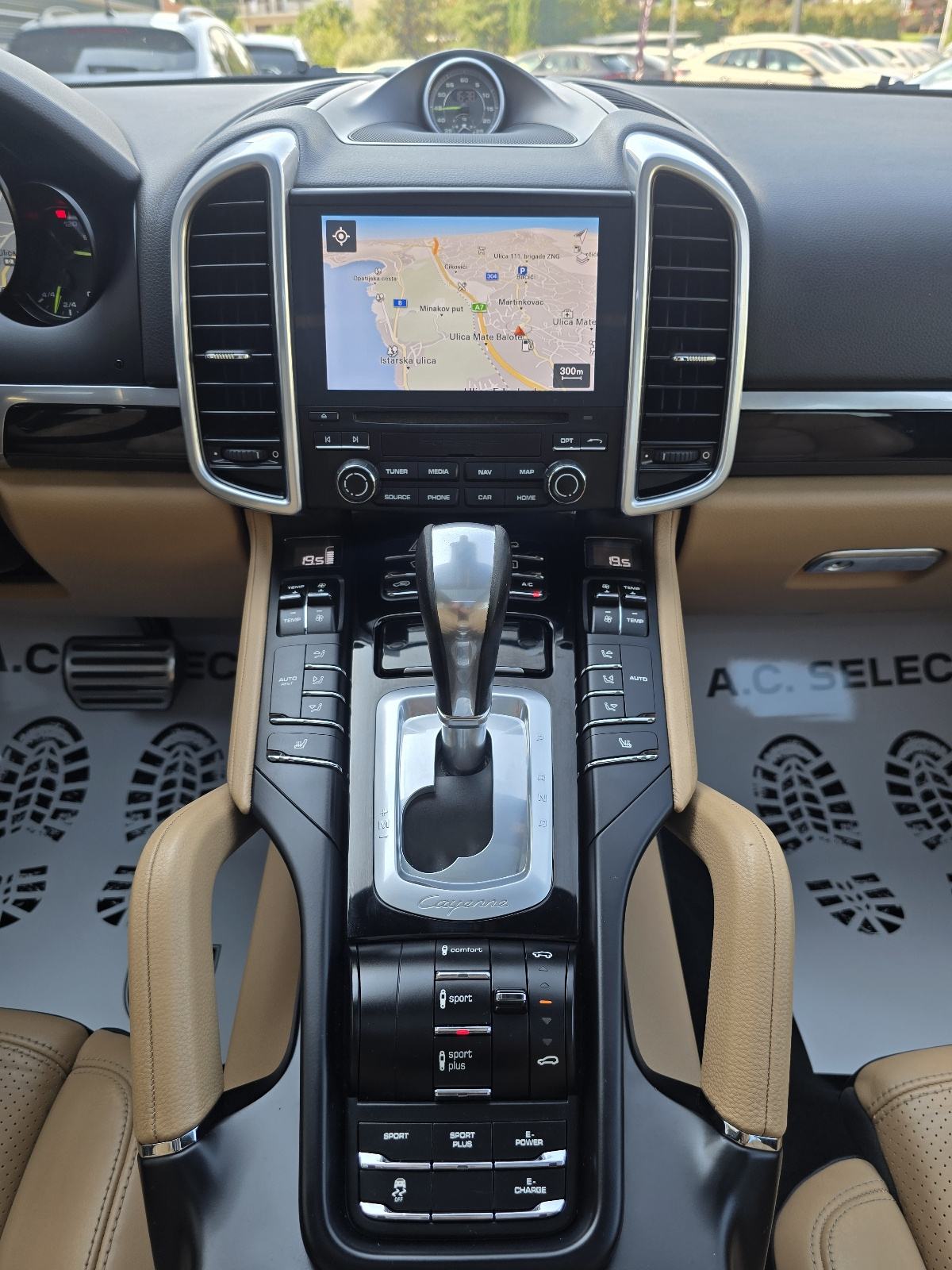 Porsche Cayenne S E-Hybrid - HR VOZILO - SERVISNA - TVORNIČKO JAMSTVO, fotografija 14
