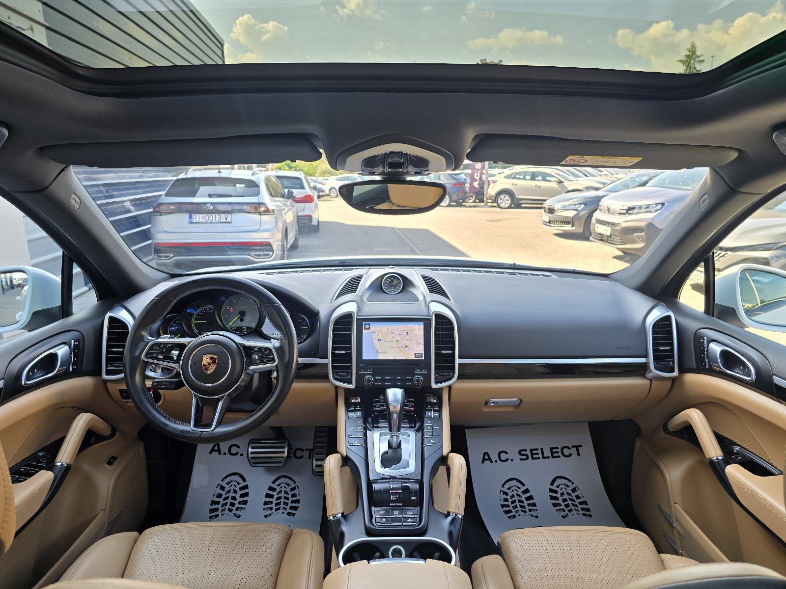 Porsche Cayenne S E-Hybrid - HR VOZILO - SERVISNA - TVORNIČKO JAMSTVO, fotografija 9