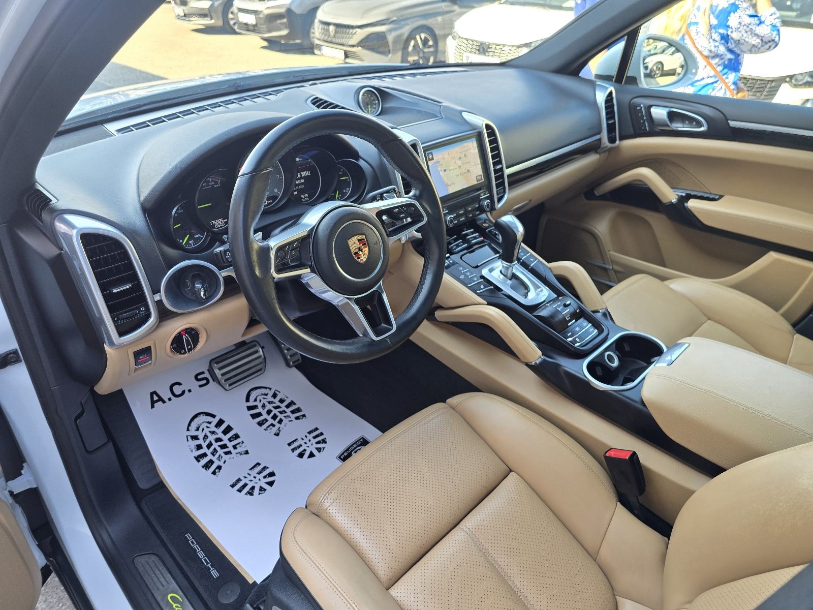Porsche Cayenne S E-Hybrid - HR VOZILO - SERVISNA - TVORNIČKO JAMSTVO, fotografija 19