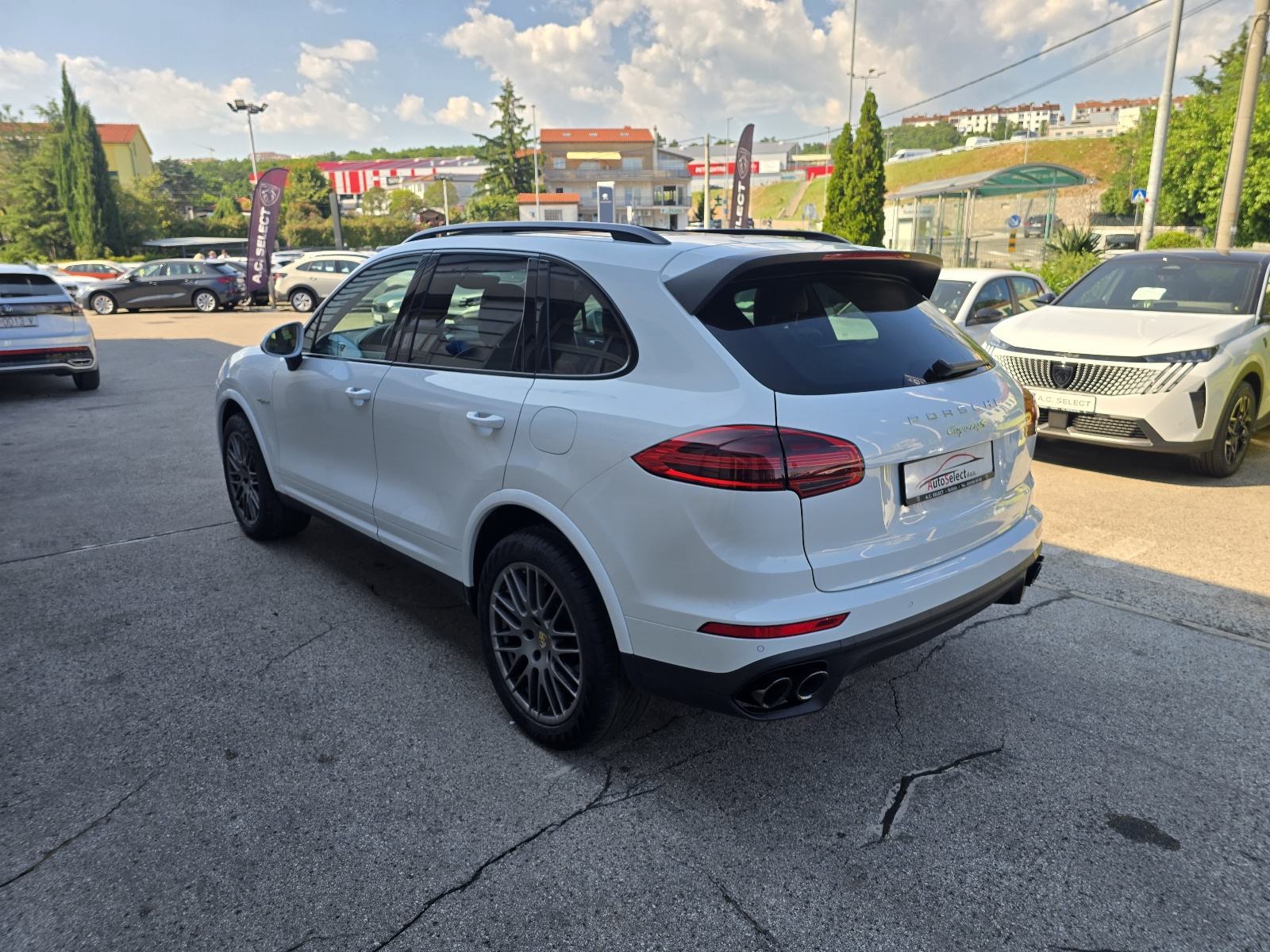 Porsche Cayenne S E-Hybrid - HR VOZILO - SERVISNA - TVORNIČKO JAMSTVO, fotografija 5