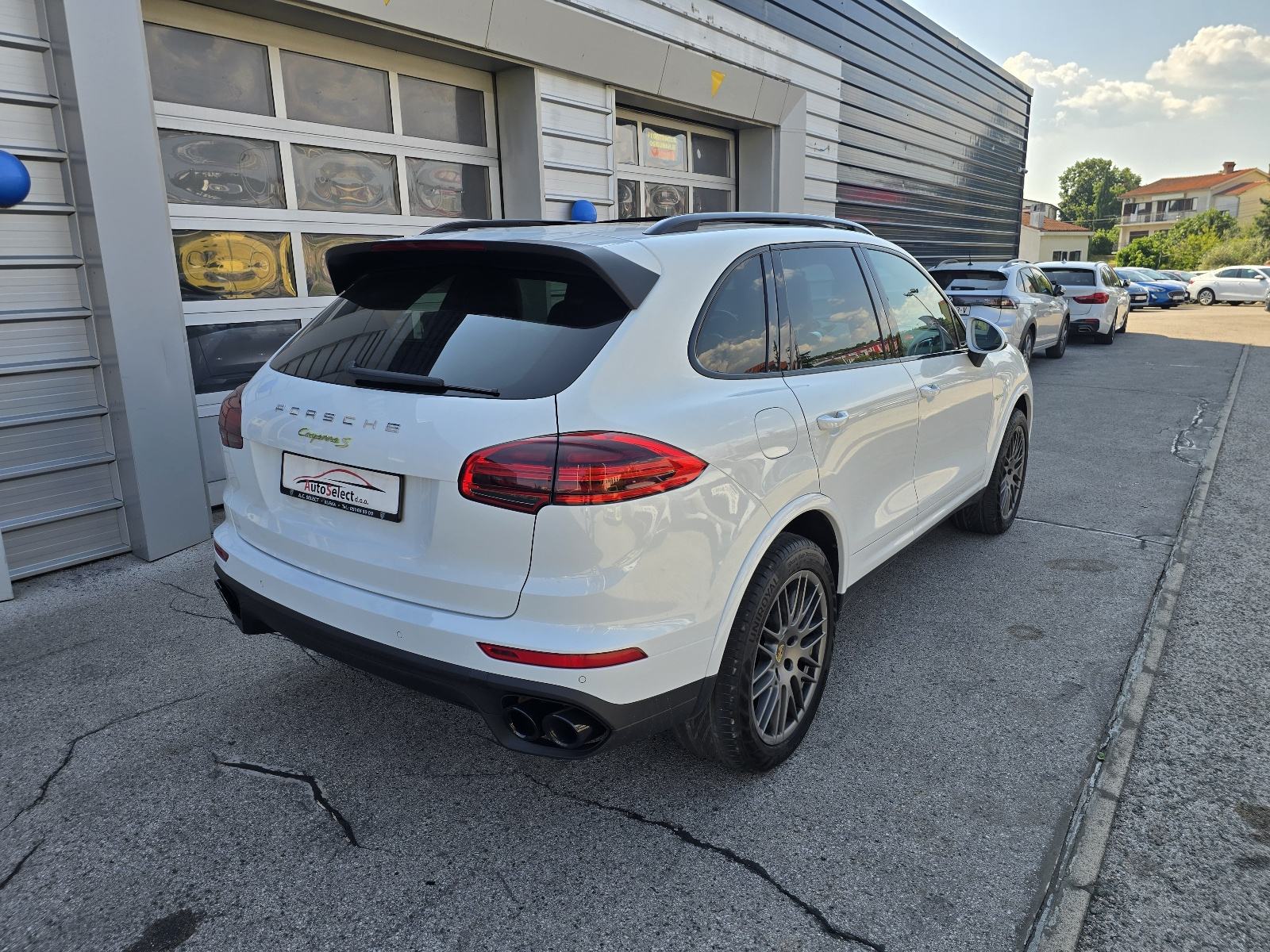 Porsche Cayenne S E-Hybrid - HR VOZILO - SERVISNA - TVORNIČKO JAMSTVO, fotografija 6