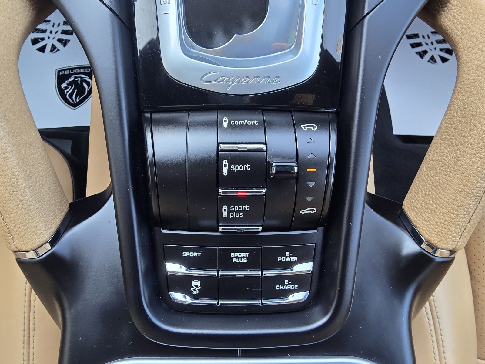 Porsche Cayenne S E-Hybrid - HR VOZILO - SERVISNA - TVORNIČKO JAMSTVO, fotografija 18