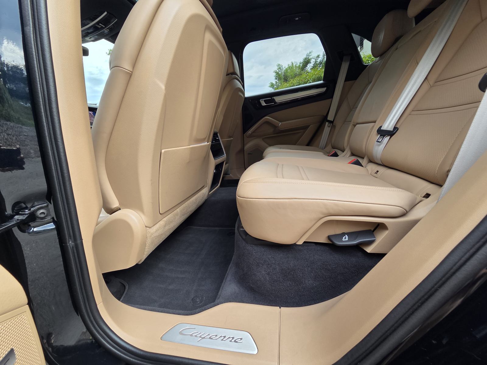 Porsche Cayenne E-hybrid Platinum Edition, MY23, fotografija 12