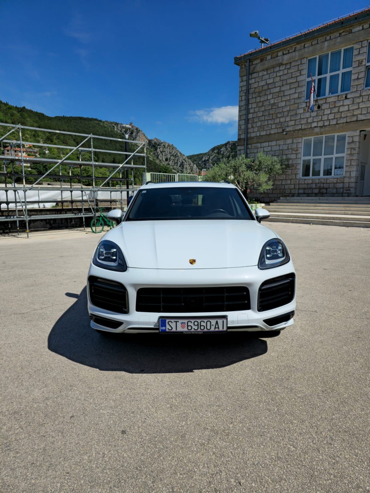Porsche Cayenne E-Hybrid, fotografija 3